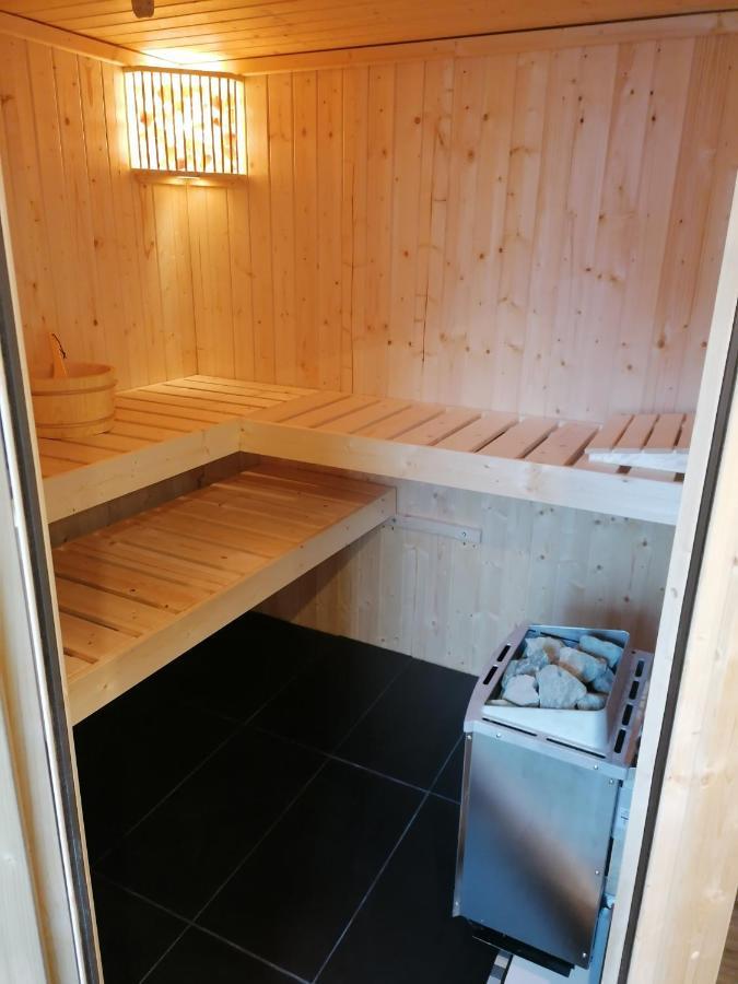 Ferienwohnung Christine Mit Sauna Und Whirlpool Utzerath Exterior foto