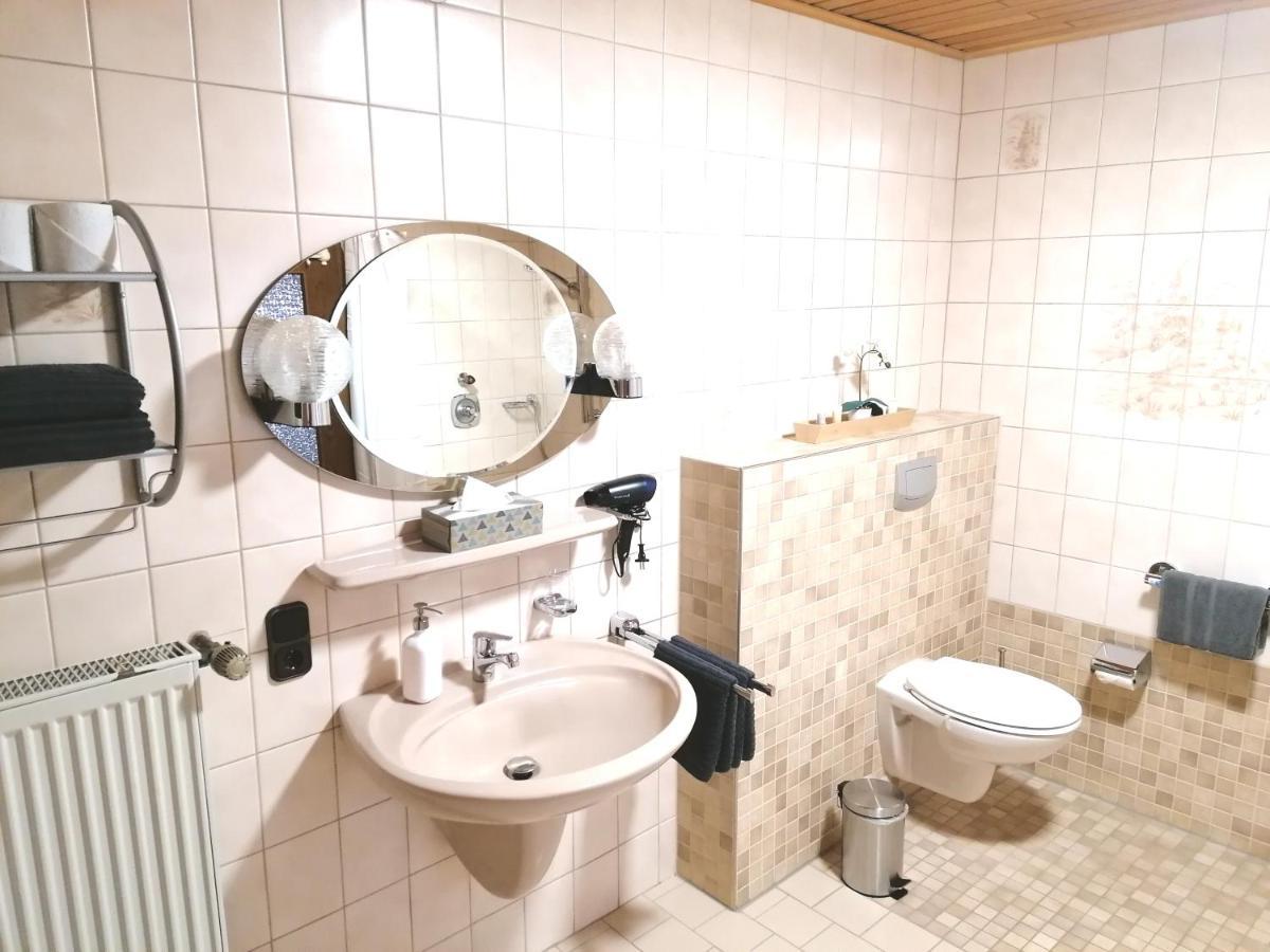 Ferienwohnung Christine Mit Sauna Und Whirlpool Utzerath Exterior foto